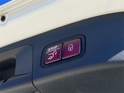 Certified 2025 Mercedes-Benz GLA 250 4MATIC image 35