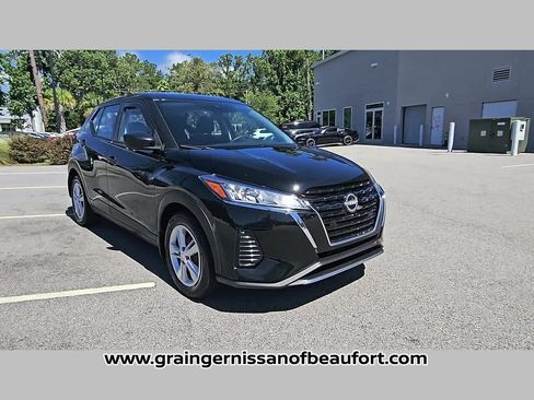 Used 2023 Nissan Kicks S FWD image 18