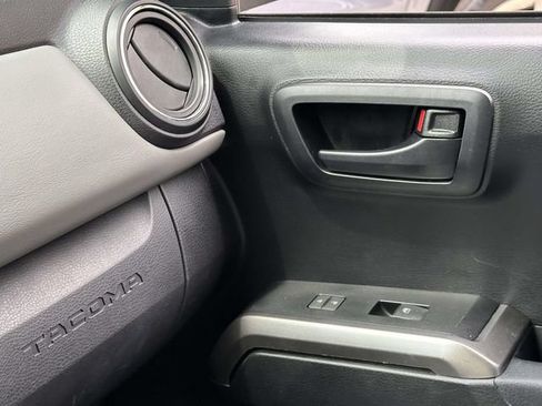 Used 2017 Toyota Tacoma SR5 w/ Tow Package RWD image 31