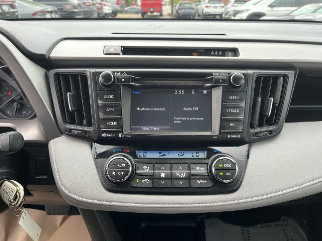 Used 2017 Toyota RAV4 XLE FWD image 14