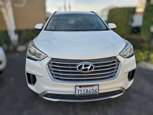 Used 2017 Hyundai Santa Fe SE image 4