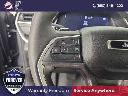 Used 2023 Jeep Grand Cherokee Limited RWD image 19