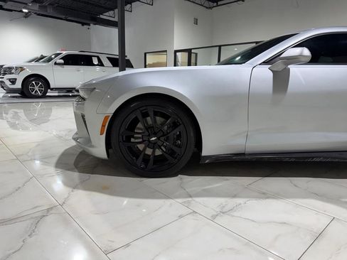 Used 2018 Chevrolet Camaro SS image 6