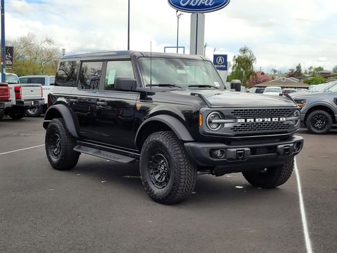 New 2026 Ford Bronco Badlands image 3