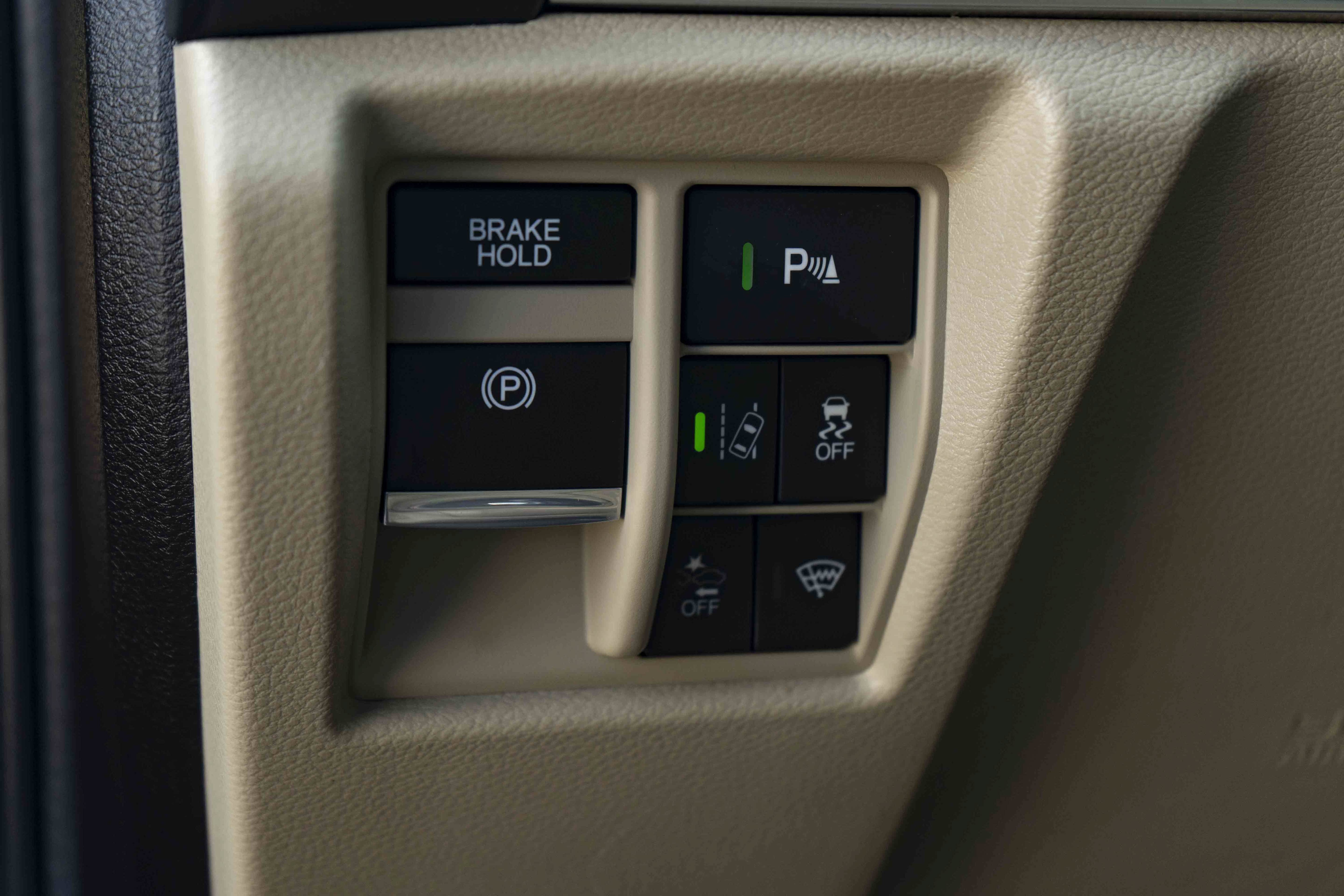 Used 2018 Acura MDX w/ Advance Package FWD image 39