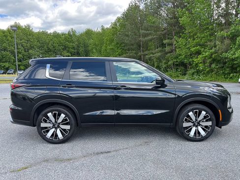 New 2026 Mitsubishi Outlander SE AWD/4WD image 10