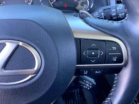 Used 2022 Lexus RX 350L Premium w/ Premium Package image 25