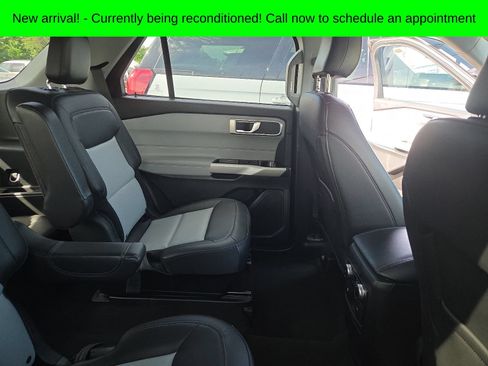 Used 2024 Ford Explorer XLT w/ Equipment Group 202A RWD image 10