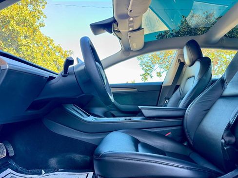 Used 2023 Tesla Model 3 Standard Range RWD image 9