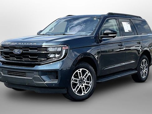 Used 2025 Ford Expedition Active AWD/4WD image 13