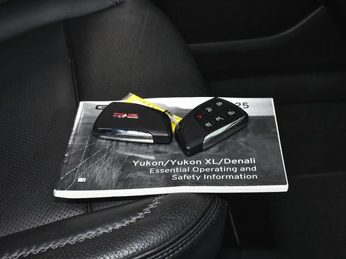 Used 2025 GMC Yukon Denali image 68