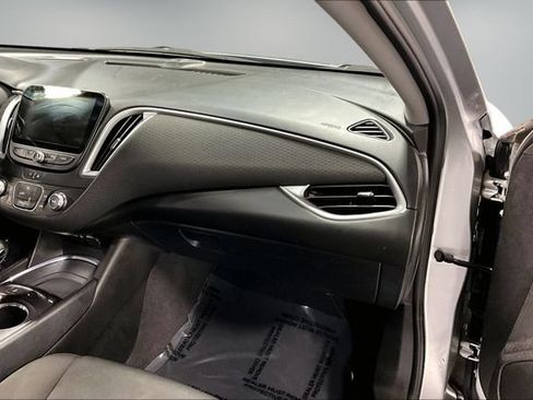 Used 2021 Chevrolet Malibu RS FWD image 24