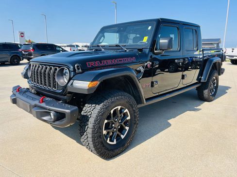 Used 2024 Jeep Gladiator Rubicon AWD/4WD image 36