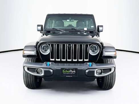 Used 2023 Jeep Wrangler Unlimited Sahara w/ Cold Weather Group AWD/4WD image 2