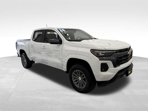Used 2024 Chevrolet Colorado LT w/ LT Convenience Package III image 6