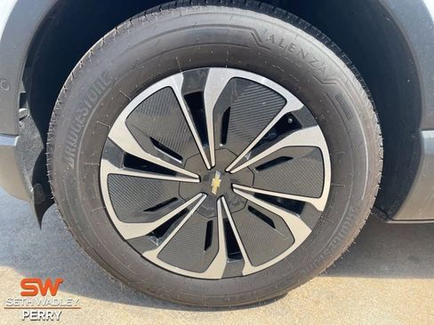 New 2025 Chevrolet Blazer EV LT w/ Super Cruise Package AWD/4WD image 11