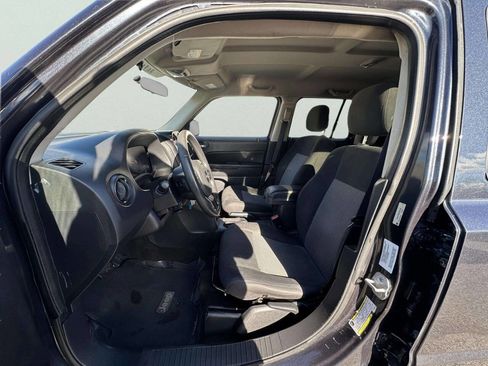 Used 2014 Jeep Patriot Latitude image 13