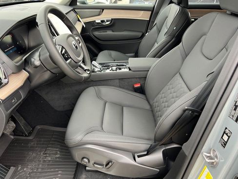 New 2026 Volvo XC90 B6 Plus w/ Protection Package Premier image 18
