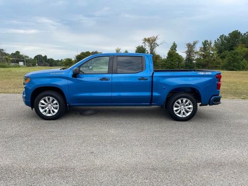 Used 2022 Chevrolet Silverado 1500 Custom AWD/4WD image 2