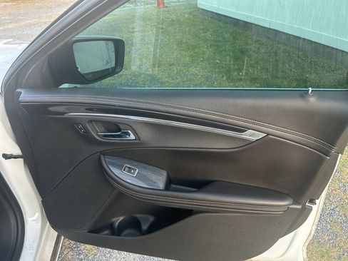 Used 2016 Chevrolet Impala LT FWD image 22