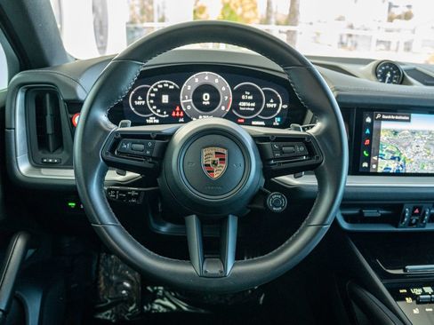 Certified 2024 Porsche Cayenne S AWD/4WD image 7