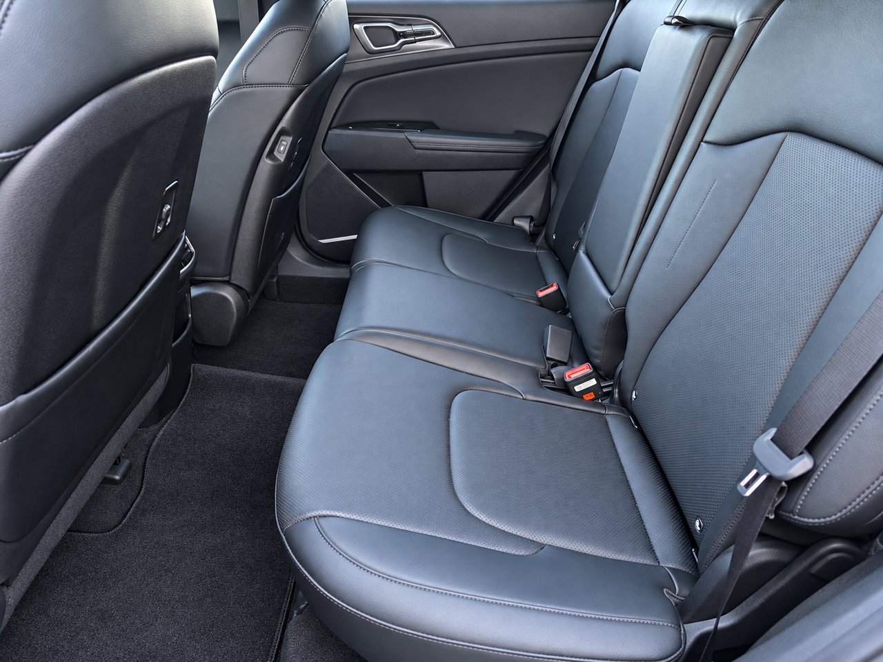 Used 2023 Kia Sportage EX FWD image 24