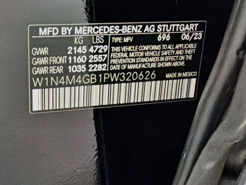 Used 2023 Mercedes-Benz GLB 250 w/ Premium Package image 24