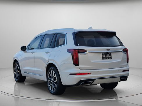 Used 2023 Cadillac XT6 Luxury FWD image 3
