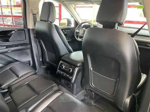 Used 2023 Lincoln Aviator AWD image 25