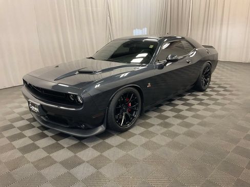 Used 2016 Dodge Challenger R/T Scat Pack w/ Leather Interior Group RWD image 10