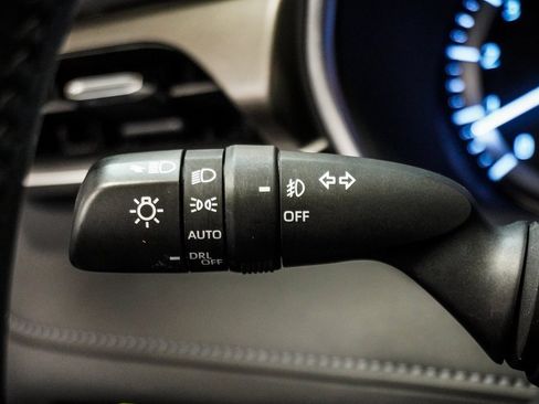 Used 2023 Toyota Highlander XLE image 20