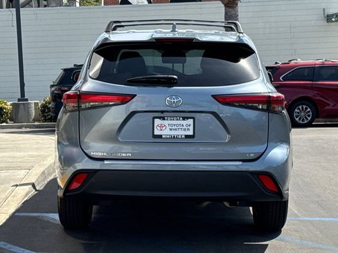 Certified 2020 Toyota Highlander LE image 6