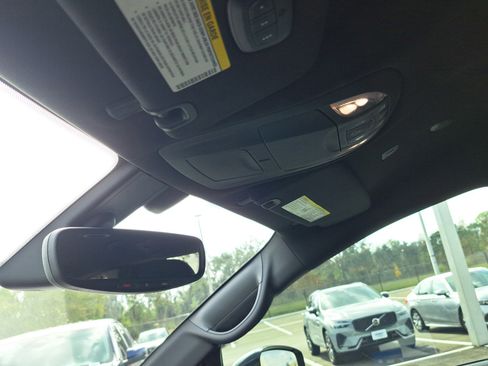 Used 2019 Chrysler Pacifica Touring Plus w/ S Appearance Package image 17