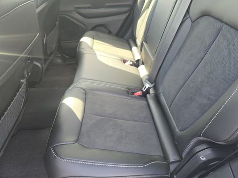 New 2025 Jeep Grand Cherokee Altitude image 21