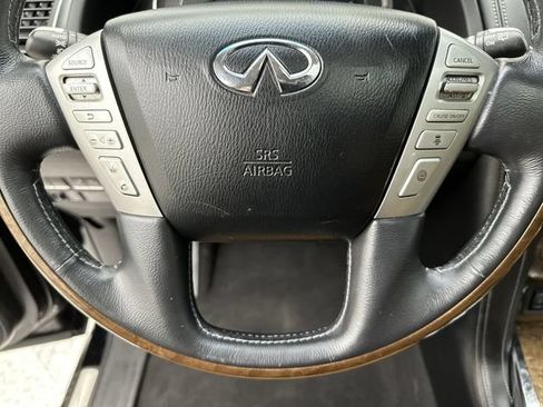 Used 2016 INFINITI QX80 4WD w/ Signature Edition Package image 14