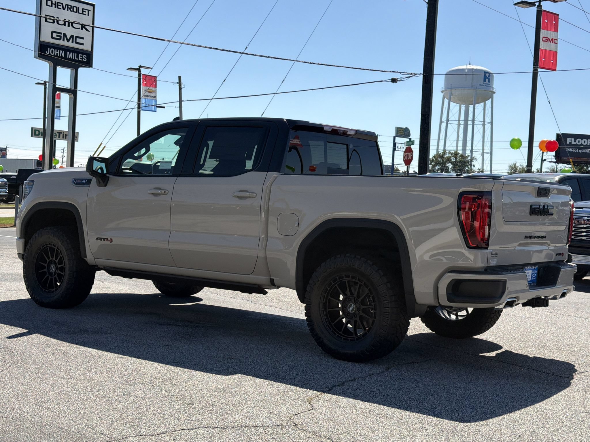 New 2026 GMC Sierra 1500 AT4 w/ Technology Package AWD/4WD image 29