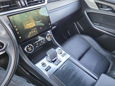 Used 2021 Jaguar F-PACE S image 11