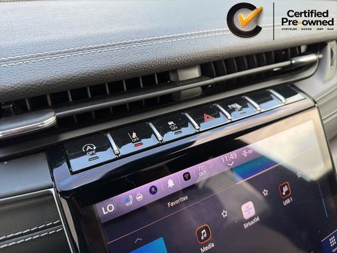 Certified 2025 Jeep Grand Cherokee L Limited w/ Luxury Tech Group II AWD/4WD image 98