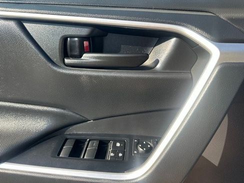 Used 2019 Toyota RAV4 LE w/ All Weather Liner Package AWD/4WD image 16