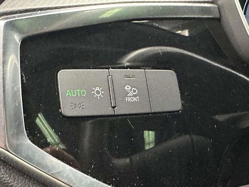 Used 2024 Audi Q3 2.0T Premium w/ Convenience Package image 23