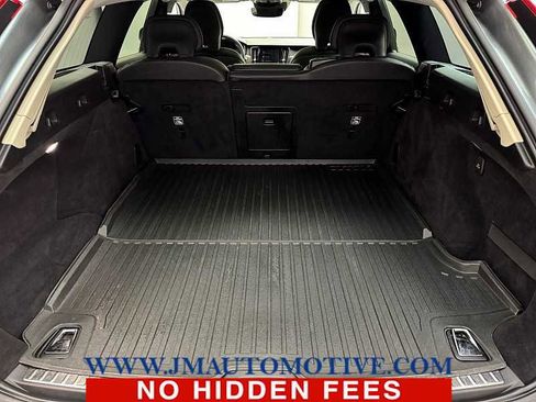 Used 2019 Volvo V90 T5 Cross Country w/ Protection Package Premier image 17