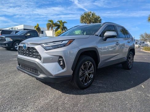 Used 2024 Toyota RAV4 XLE Premium image 8