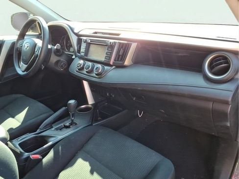 Used 2015 Toyota RAV4 LE FWD image 22