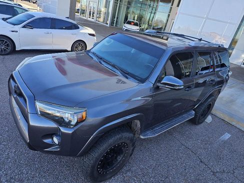 Used 2018 Toyota 4Runner SR5 Premium image 20