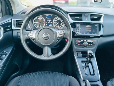 Used 2019 Nissan Sentra SV w/ Special Edition Package FWD image 3