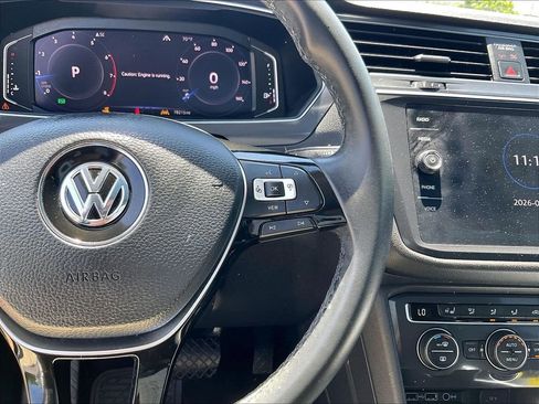 Used 2020 Volkswagen Tiguan SEL AWD/4WD image 24