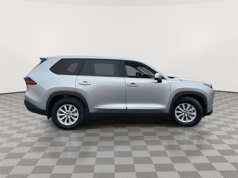 Used 2025 Toyota Grand Highlander AWD image 10