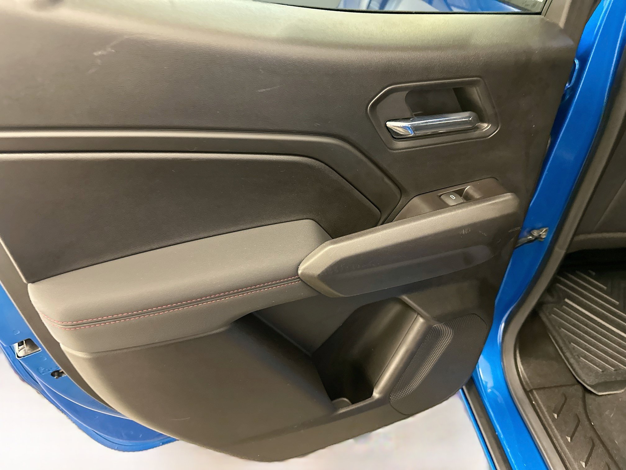 Used 2024 Chevrolet Colorado Z71 w/ Z71 Convenience Package 2 AWD/4WD image 28