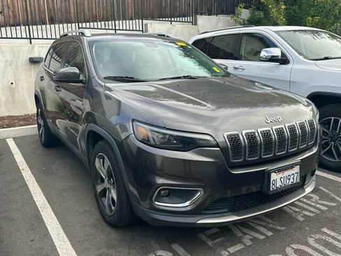 Used 2020 Jeep Cherokee Limited FWD image 2