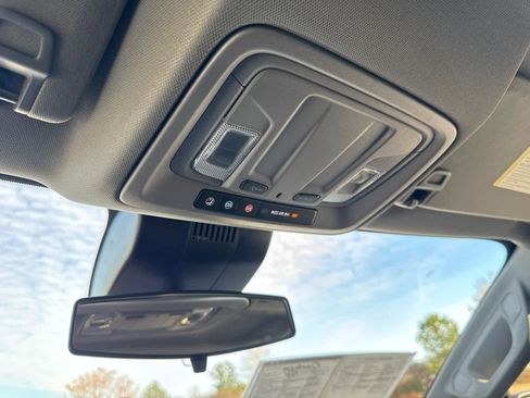 Used 2022 Chevrolet Silverado 1500 Custom image 25